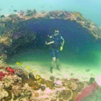 Underwater rockshelter, Qumah (J. Satchell: 2009)